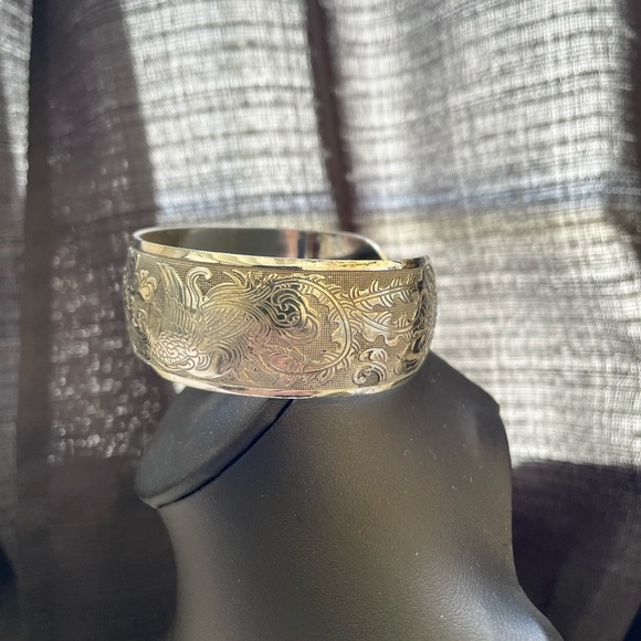 Tibetan Intricate Silver Cuff Bracelet - Picture 4 of 7